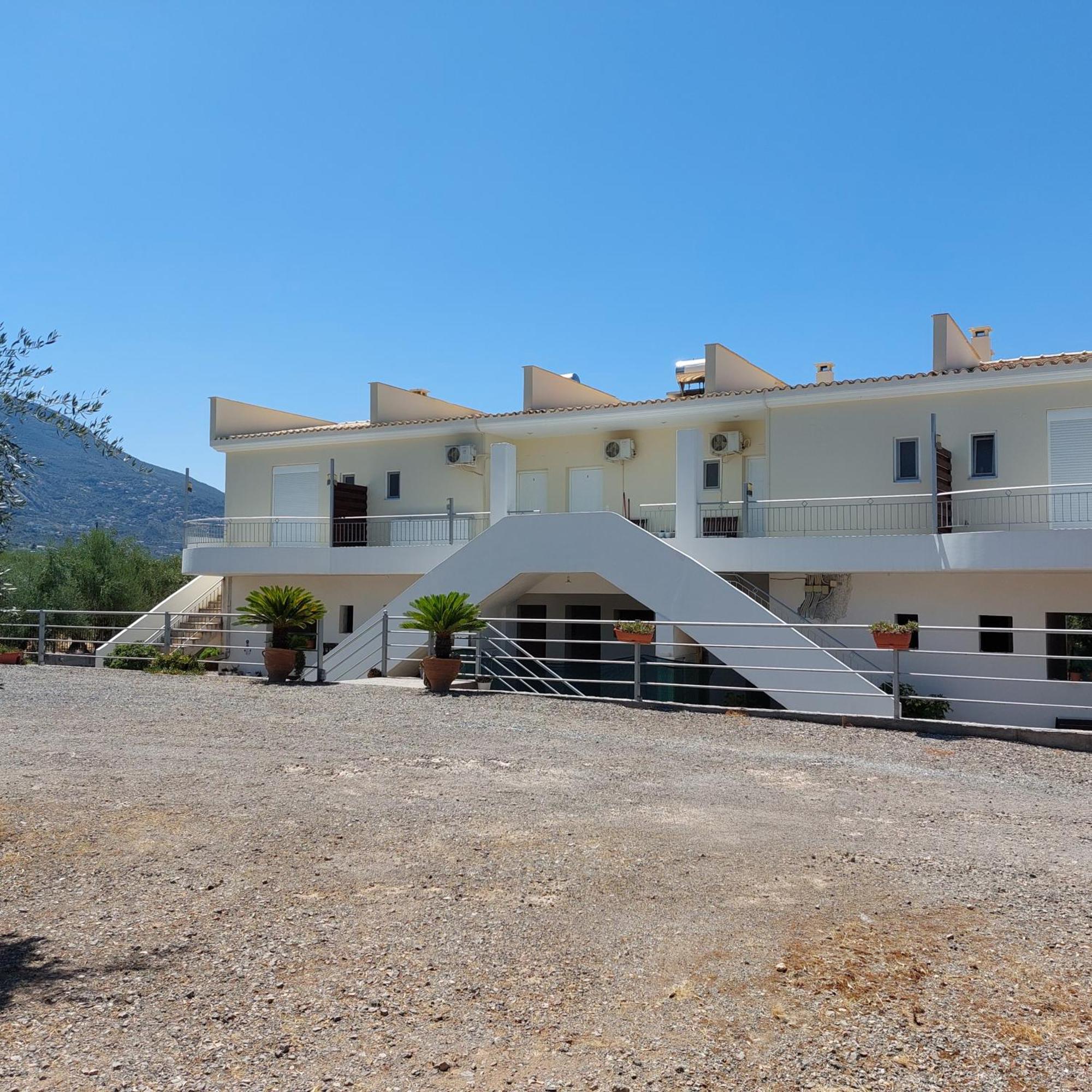 Elea Apartments Kalamata Eksteriør billede